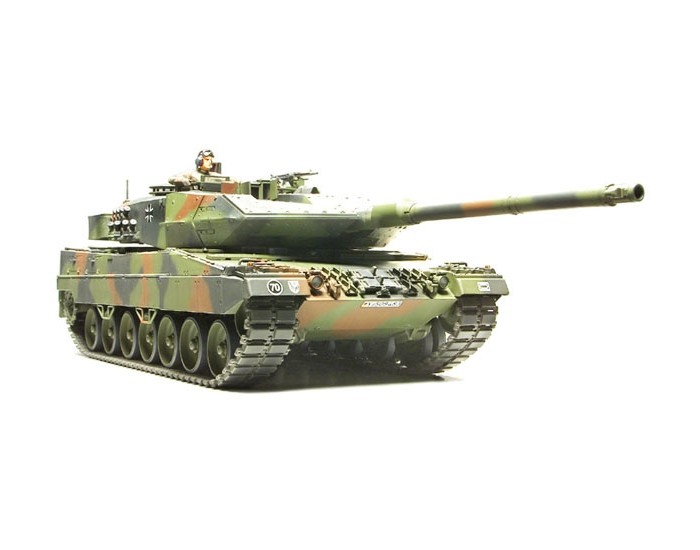 Tamiya - 35271 - Leopard 2A6 Main Battle Tank  - Hobby Sector