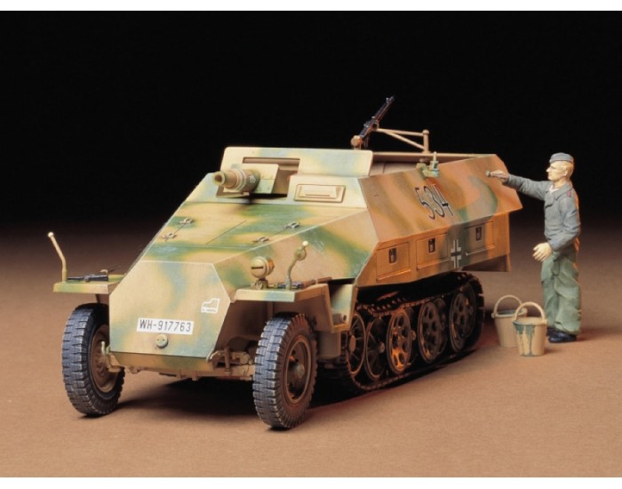 Tamiya - 35147 - MtI.SPW.Sd:Kfz.251/9 Ausf.D KANONENWAGEN  - Hobby Sector