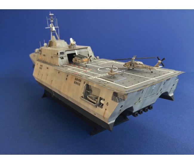 Trumpeter - 04548 - USS Independence LCS-2  - Hobby Sector