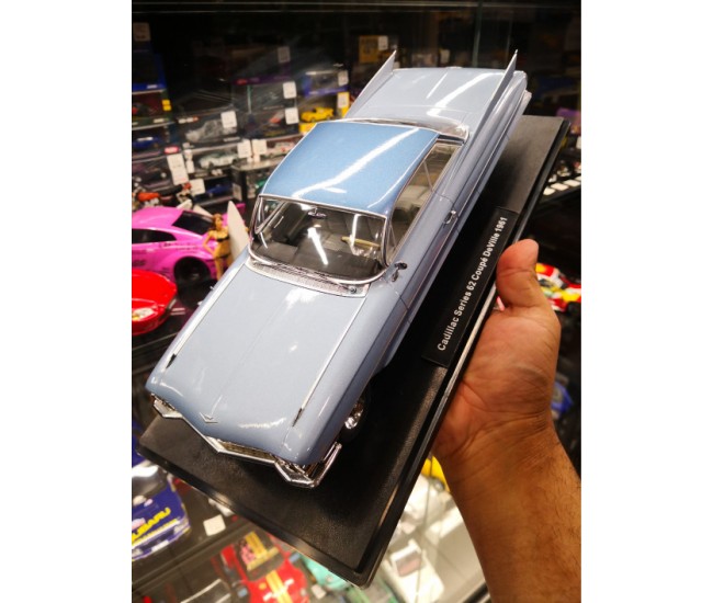 KK Scale - KKDC181251 - CADILLAC COUPE DEVILLE 1961  - Hobby Sector